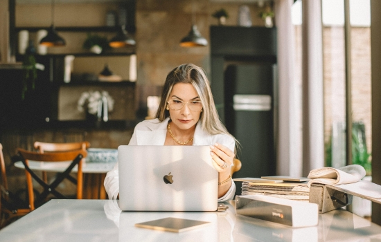 Kan iedereen zomaar een webshop beginnen?